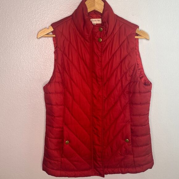 Jones NY Sport Red Puffer Vest Size Medium - Picture 1 of 9